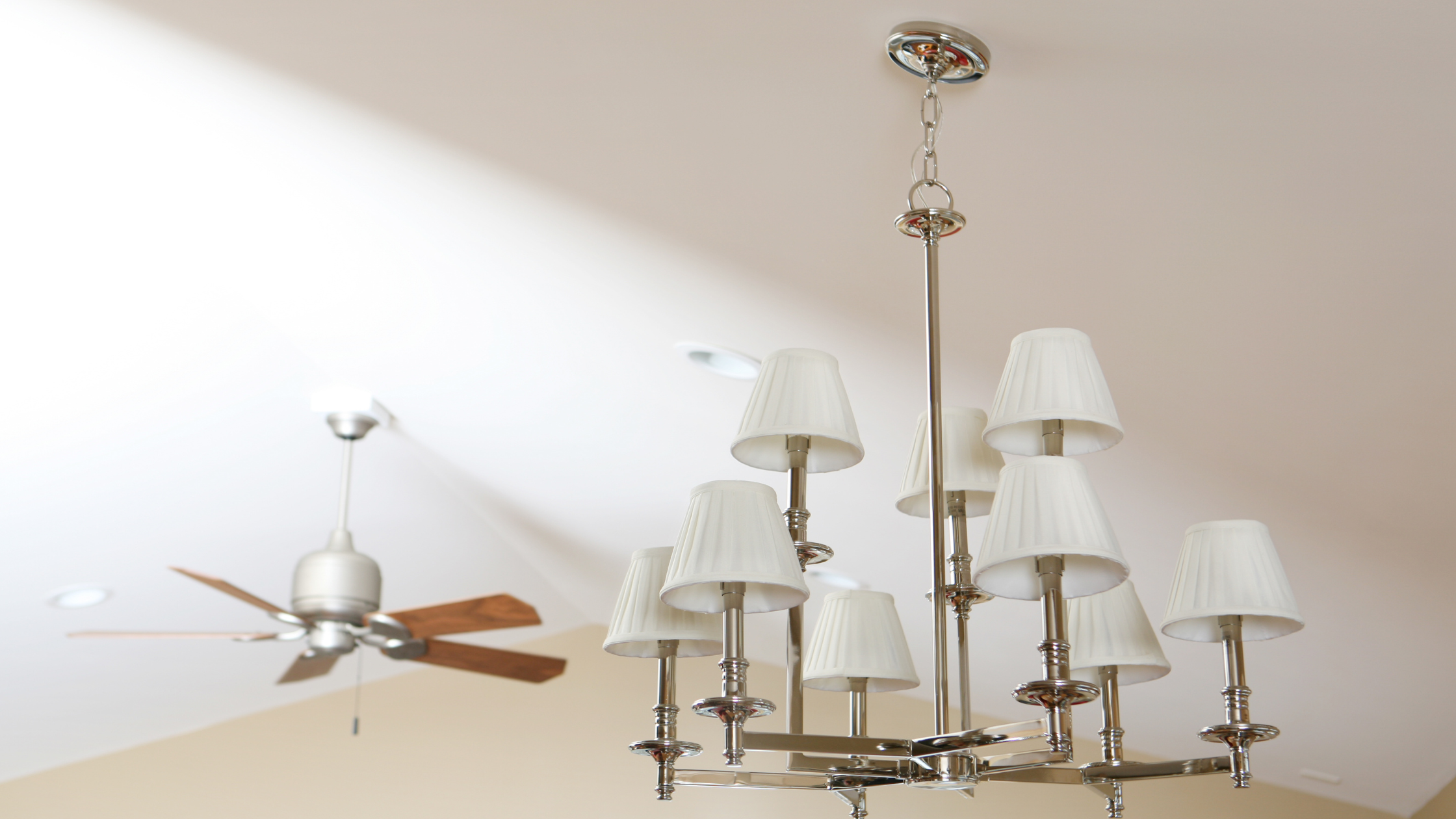 Comment fixer un lustre sur un plafond en placo ? Lustrino — free download