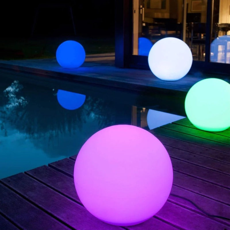 luminaire-exterieur-piscine-moderne